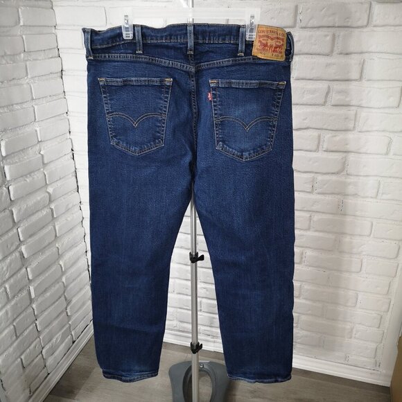 Levi's 505 Men's Size 40/30 Medium Wash Straight Leg Blue Jeans - Picture 2 of 16